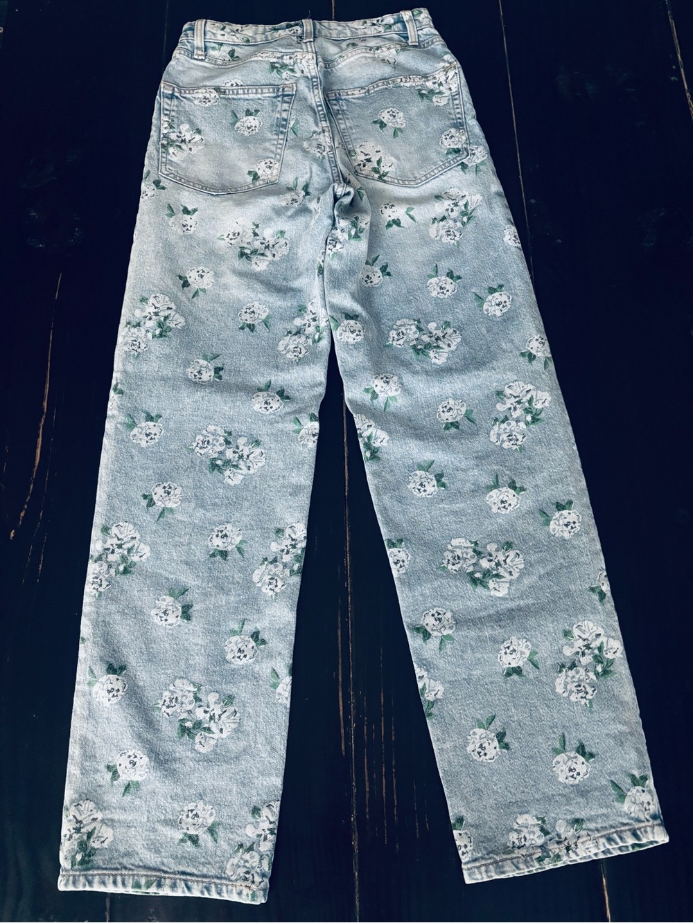 Wild Fable Women's 90's Relaxed Straight Jeans - Picture 2 of 6